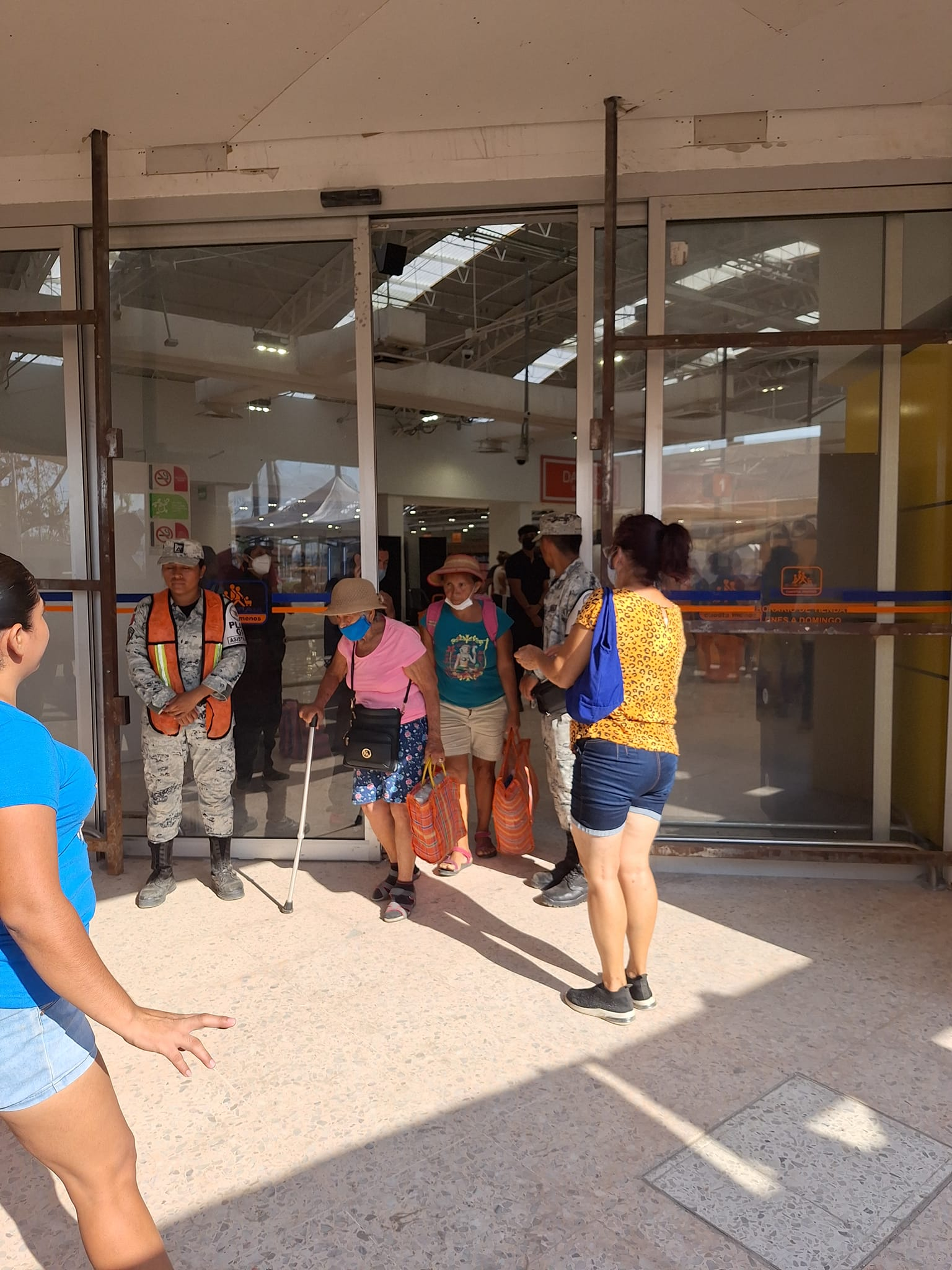 Chedraui Las Hamacas reabre sus puertas tras el paso del huracán Otis
