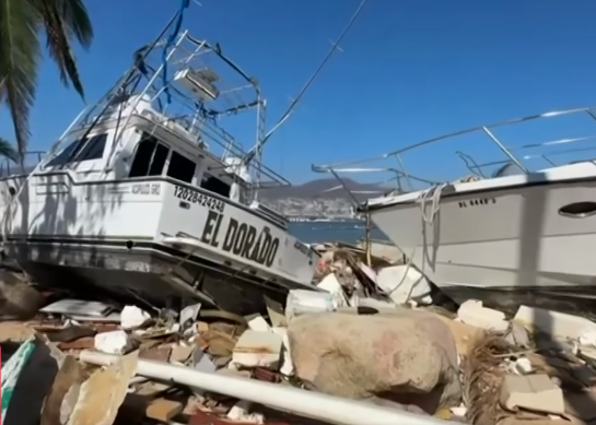 Familiares exigen ayuda en la búsqueda de marineros desaparecidos tras huracán Otis