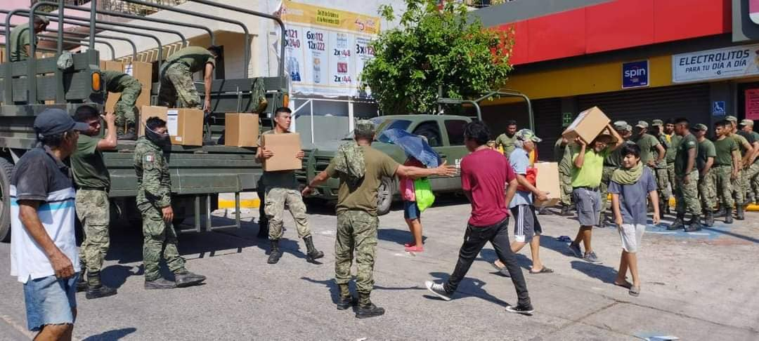 Desesperación en la Colonia Juan R. Escudero, soldados marcan con tinta indeleble para evitar acaparamiento de despensas