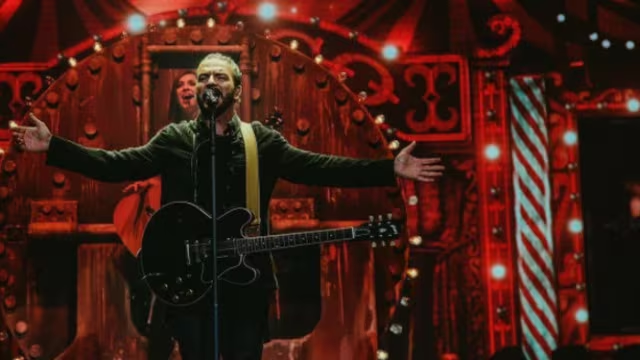 Emotivo Adiós de Ricardo Arjona: El Cantautor Anuncia Retiro de los Escenarios