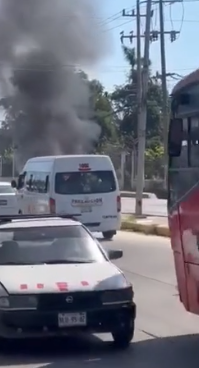 Queman Auto en la Colonia La Máquina