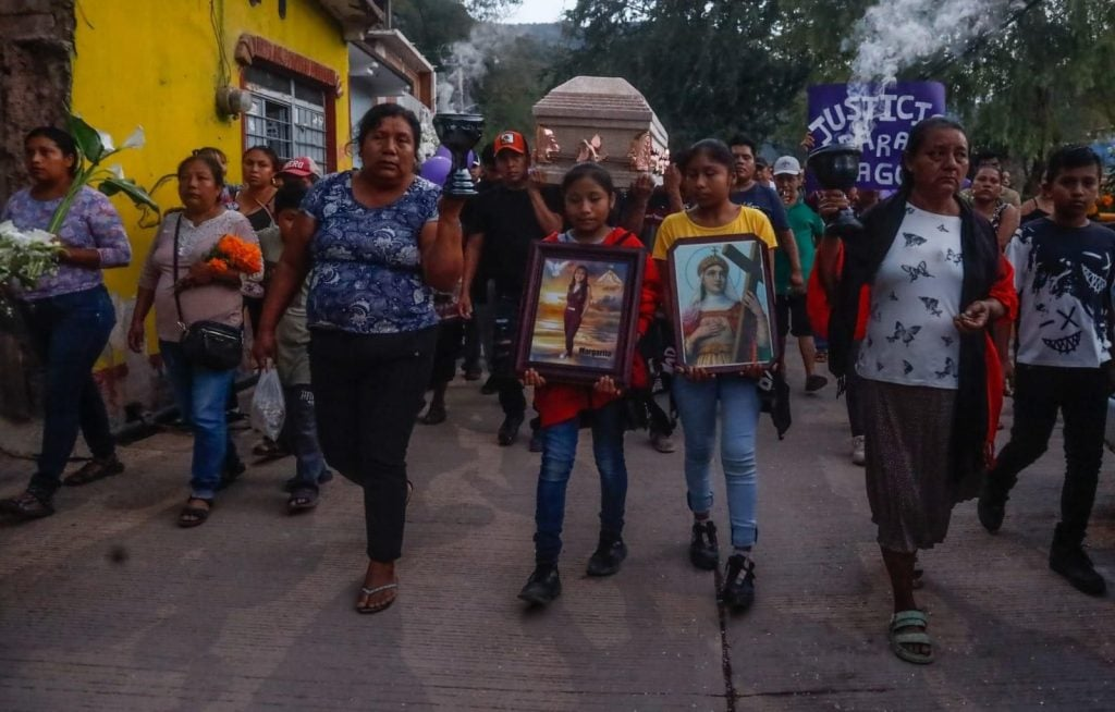 Exigen justicia en sepelio de indígena nahua asesinada piden que el caso se investigue como feminicidio