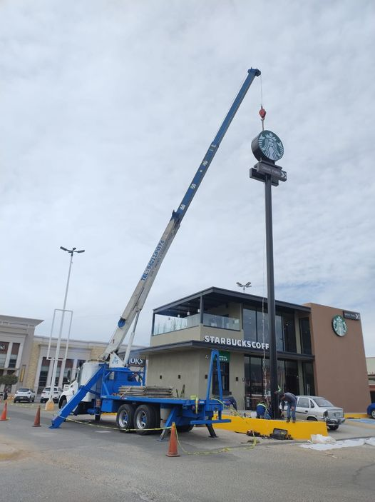 Propuesta de reforma busca regular la colocación de espectaculares en zonas de riesgo en Guerrero