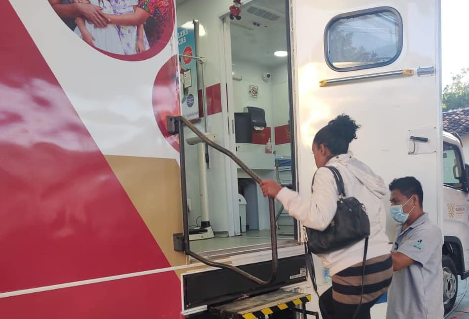 Unidades móviles llevan servicios gratuitos a zonas marginadas de Guerrero