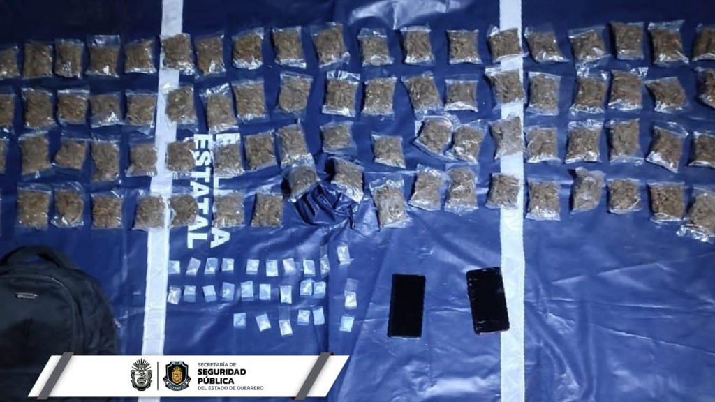 Policía Estatal detiene a tres hombres en Acapulco por presunta relación con drogas y armas de fuego