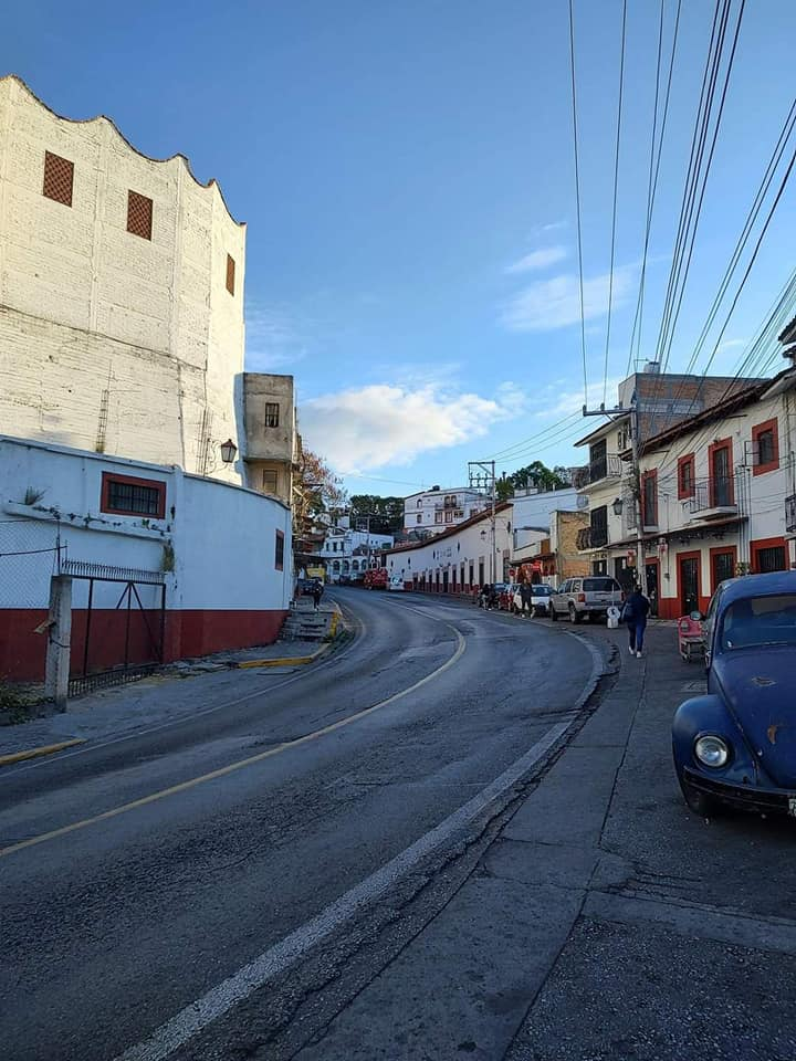 Autoridades hacen esfuerzos conjuntos para resolver paro en transporte público en Taxco
