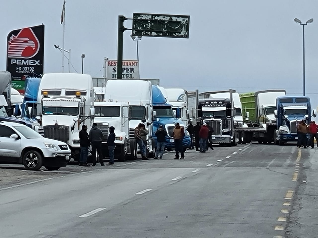 Transportistas exigen con un bloqueo nacional, mayor seguridad en las carreteras