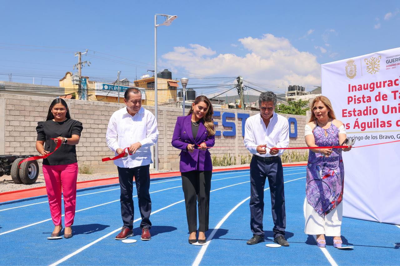 Evelyn Salgado Pineda inaugura obras y entrega equipamiento en la UAGRO