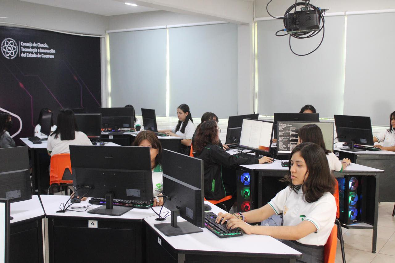 Gobierno de Guerrero lanza el programa «Tecnolochicas» para fomentar carreras STEM entre mujeres