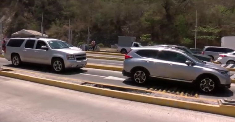 Intenso flujo vehicular hacia Acapulco tras el paso del huracán Otis