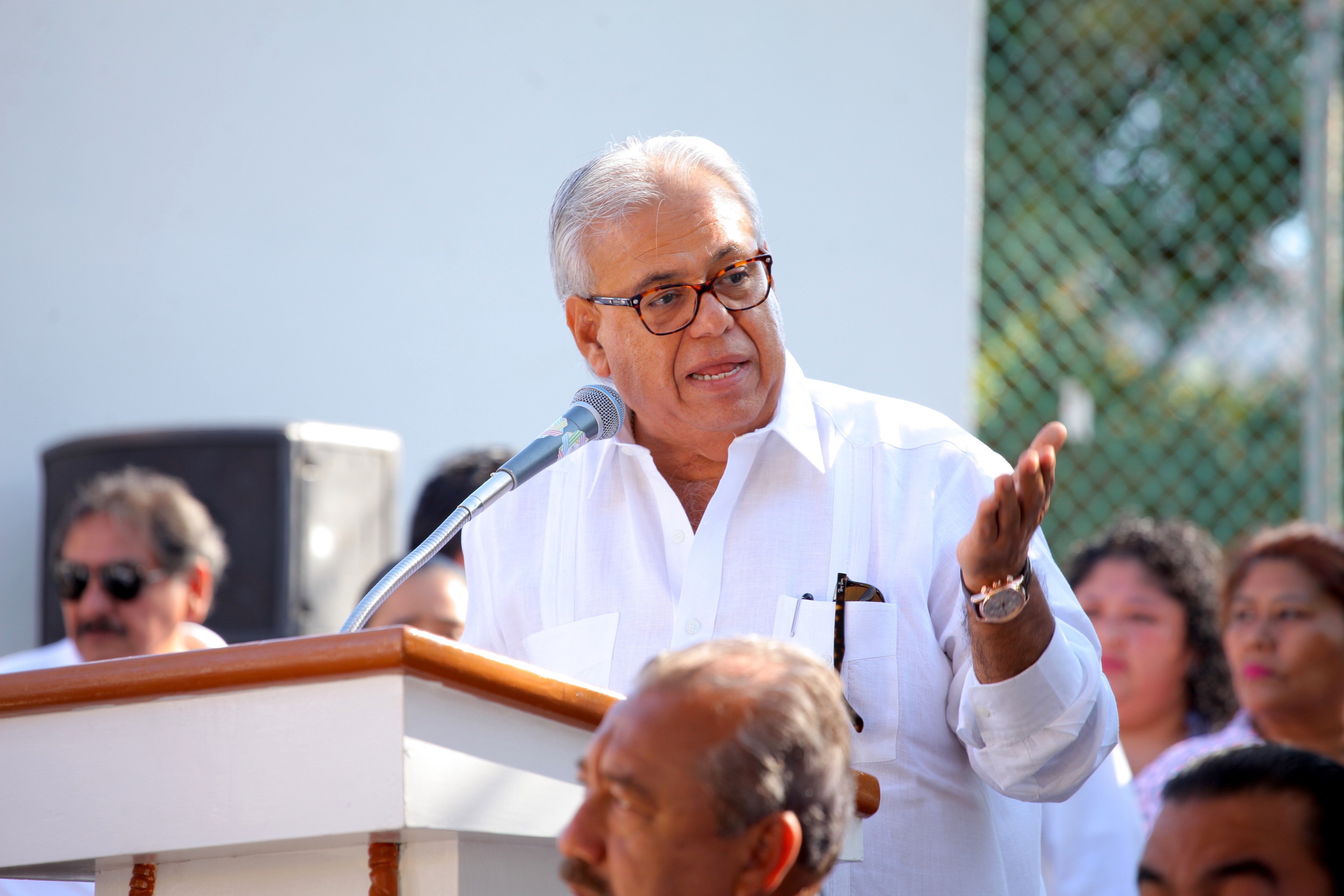 Exfuncionario David Guzmán Maldonado, grave tras sufrir accidente en oficinas del PRI