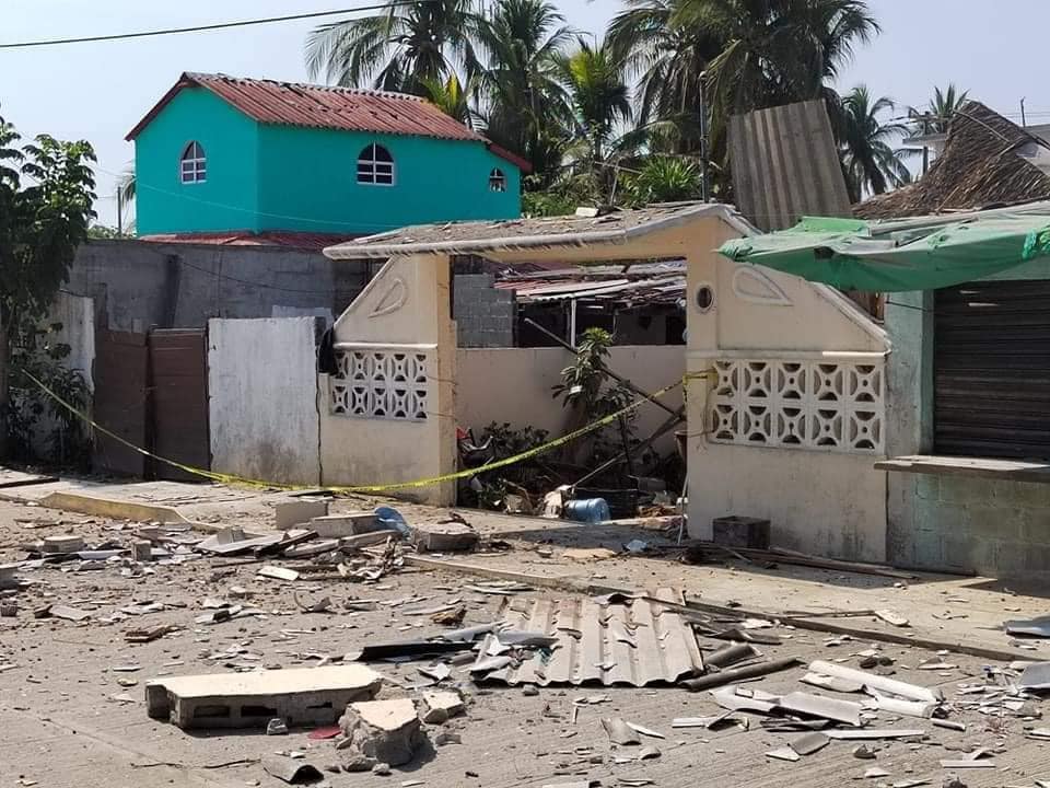 Dos personas gravemente heridas tras explosión de tanques de gas en Barra Vieja, Acapulco