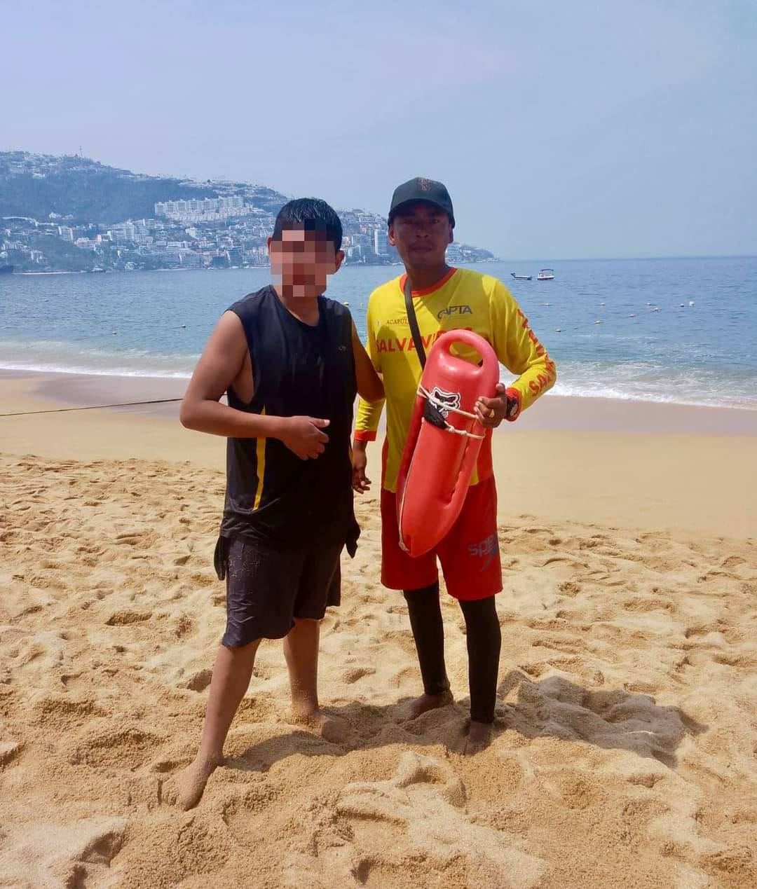 Rescatan salvavidas de CAPTA a un menor de edad