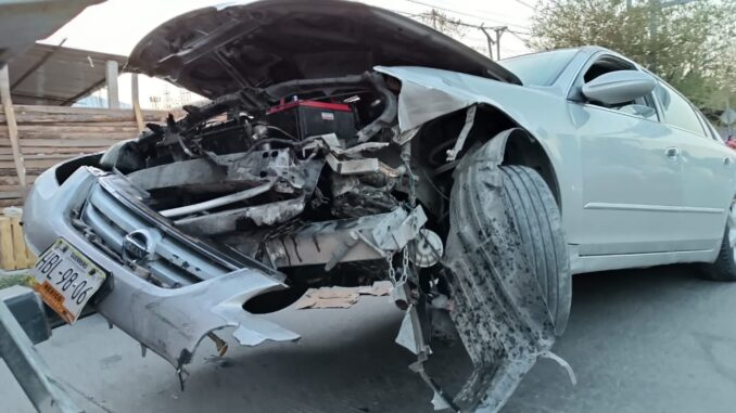 Choque en Chilpancingo deja un trabajador herido cerca del Hotel Parador del Marqués