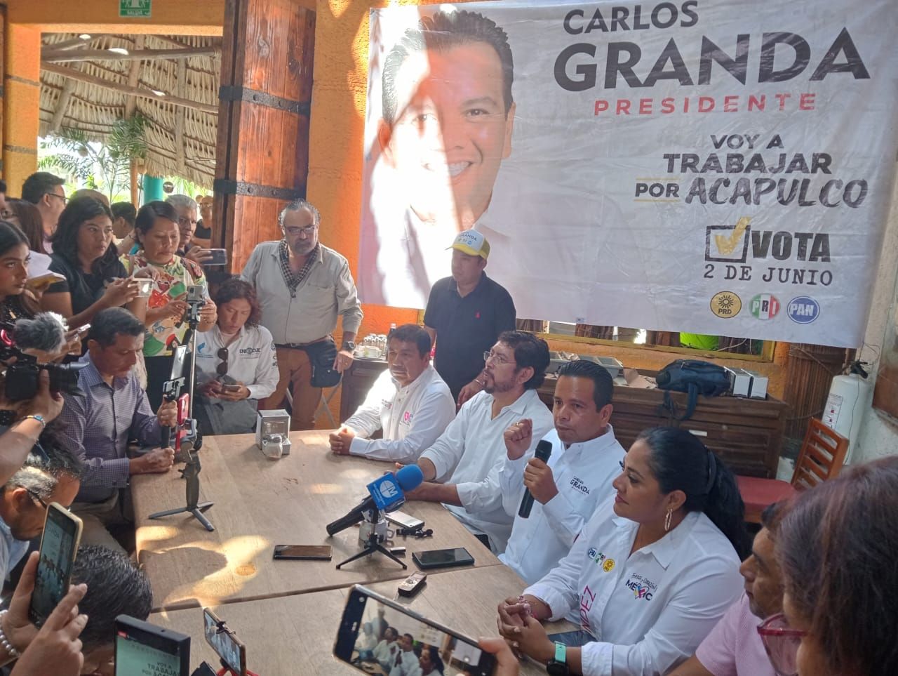 Carlos Granda Presenta su Proyecto ante Medios: Compromiso por el Rescate de Acapulco