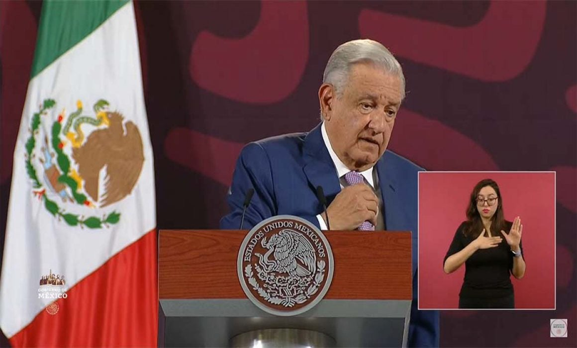 López Obrador critica a abogados de padres de los 43 de Ayotzinapa