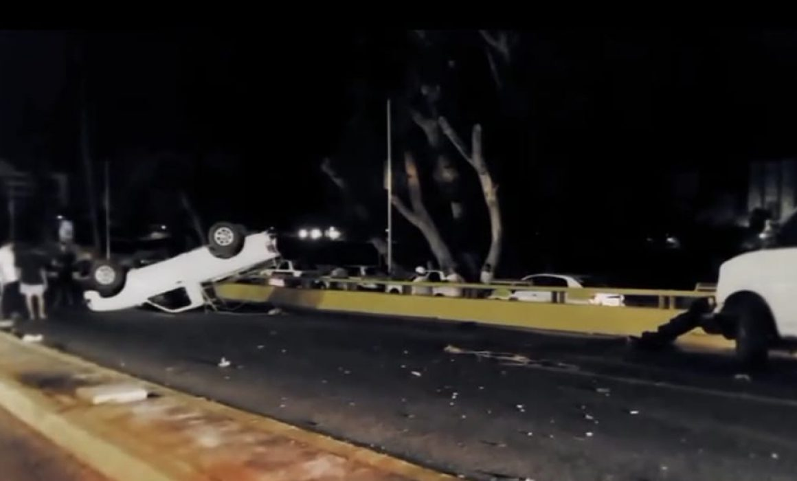 Conductor resulta lesionado tras volcadura en el bulevar de Las Naciones