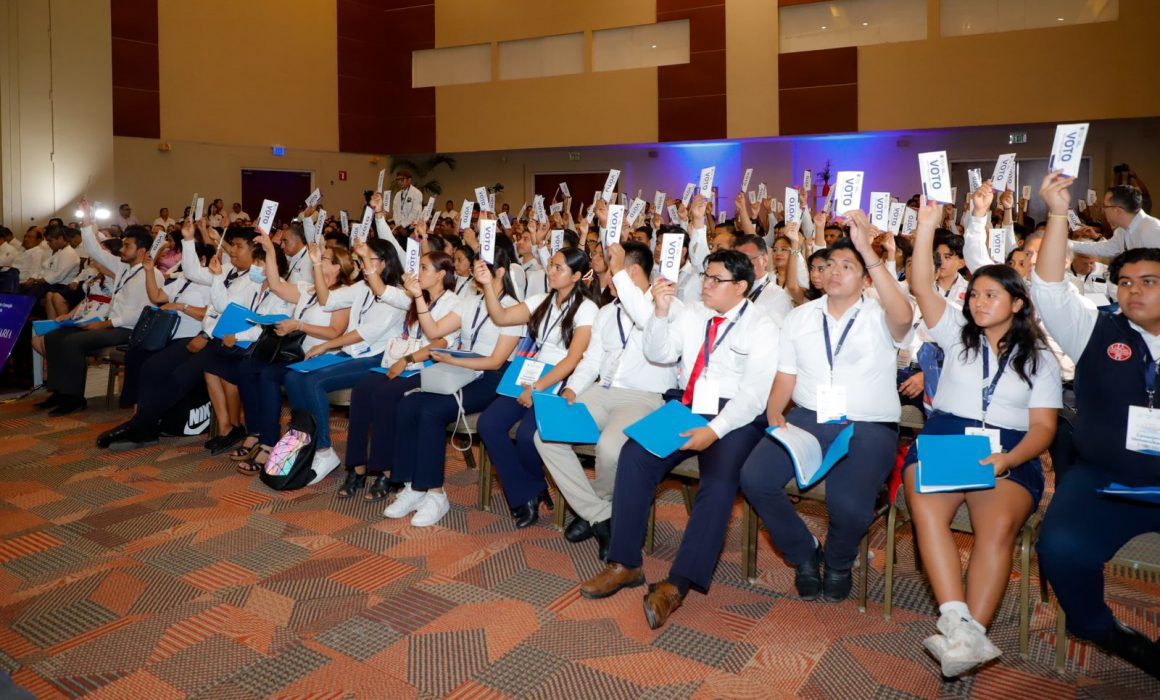 Expulsan a 13 profesores y un estudiante de la UAGro por secuestro de la Comisión Electoral y actos de corrupción
