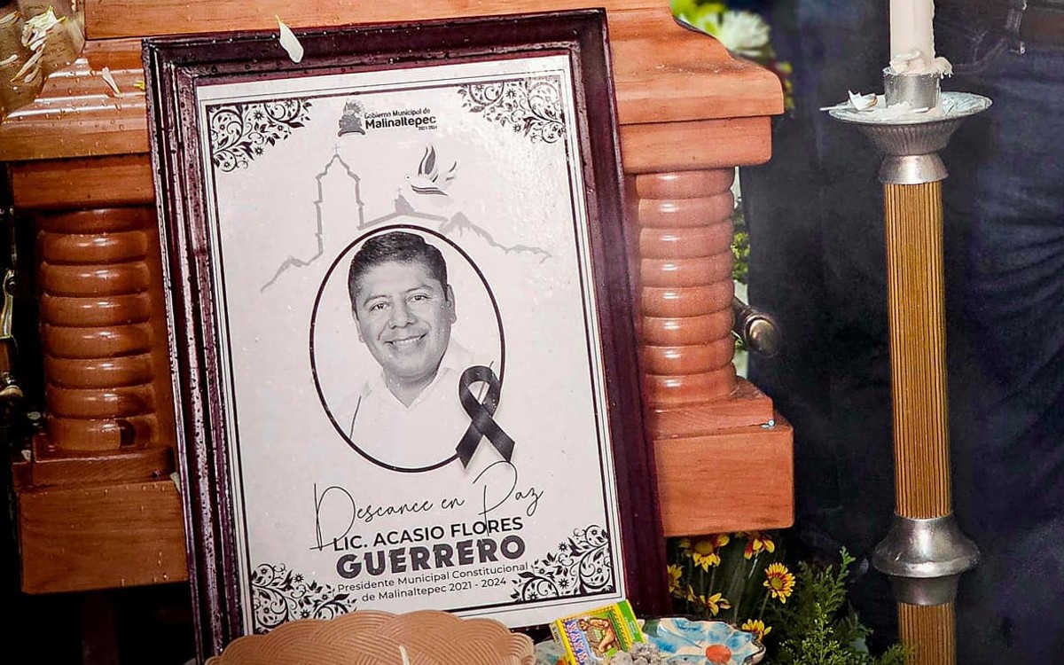 Llevan a cabo funerales del presidente municipal asesinado en Malinaltepec