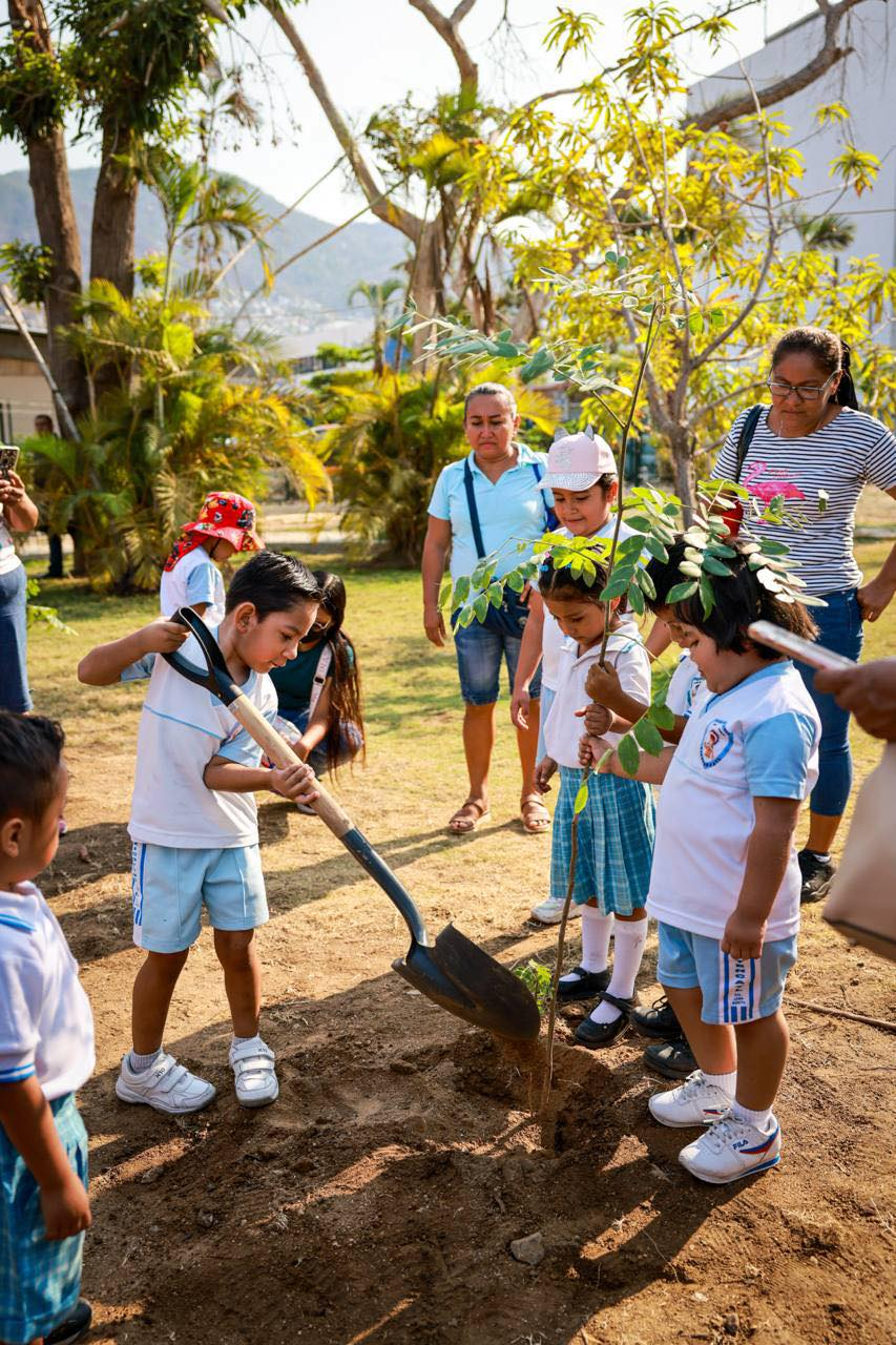 Invierten 50 millones de pesos en la rehabilitación del Parque Papagayo tras el huracán Otis