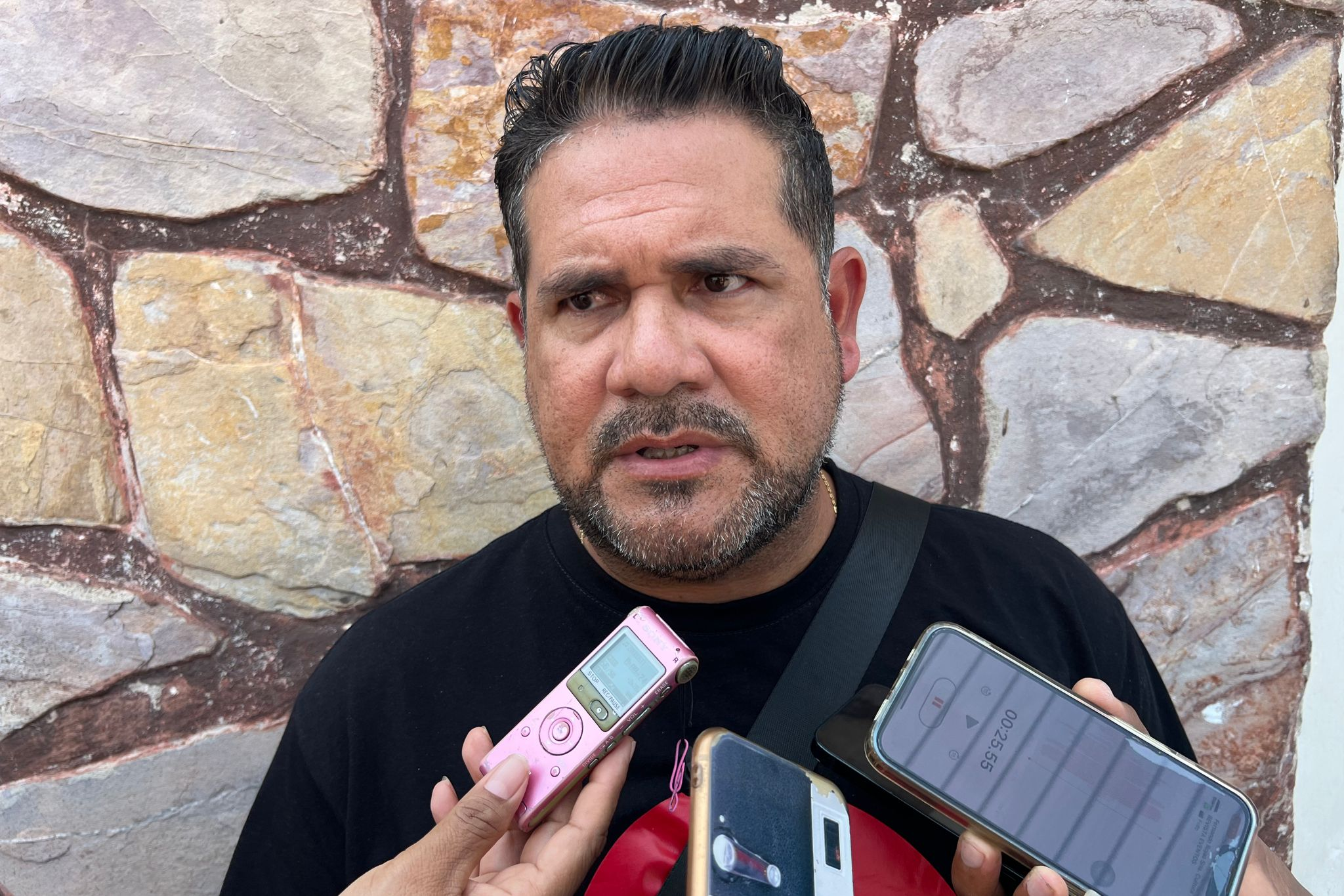 Urgen reparaciones en escuelas de Acapulco afectadas por el huracán Otis dice la CETEG