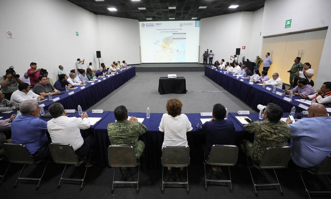 Protegen a la población de Yucatán ante la llegada del Huracán Beryl
