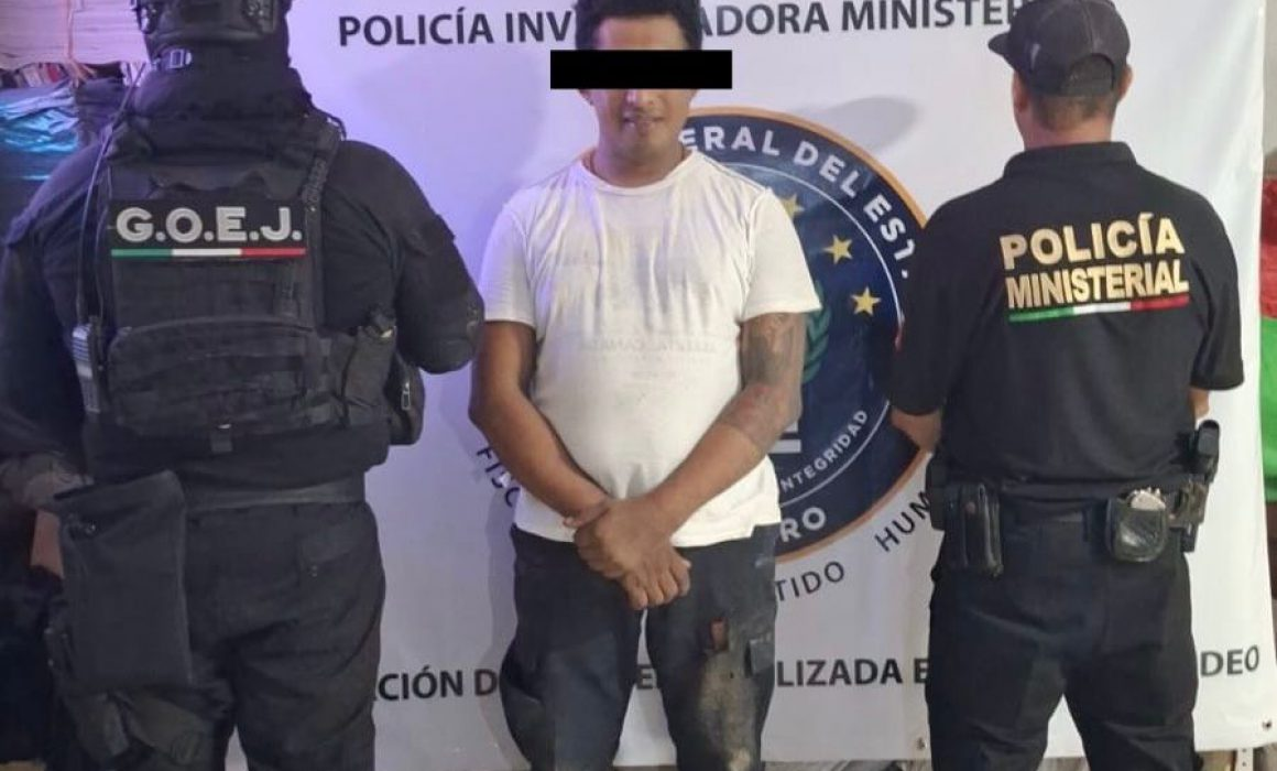 Detienen a policía vial por conducir camioneta robada en Acapulco