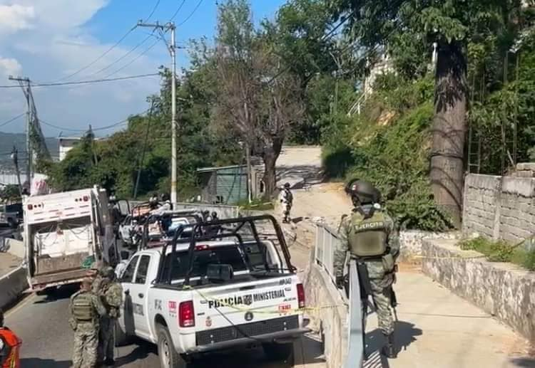 Encuentran a un hombre asesinado, maniatado y torturado en la periferia de Acapulco