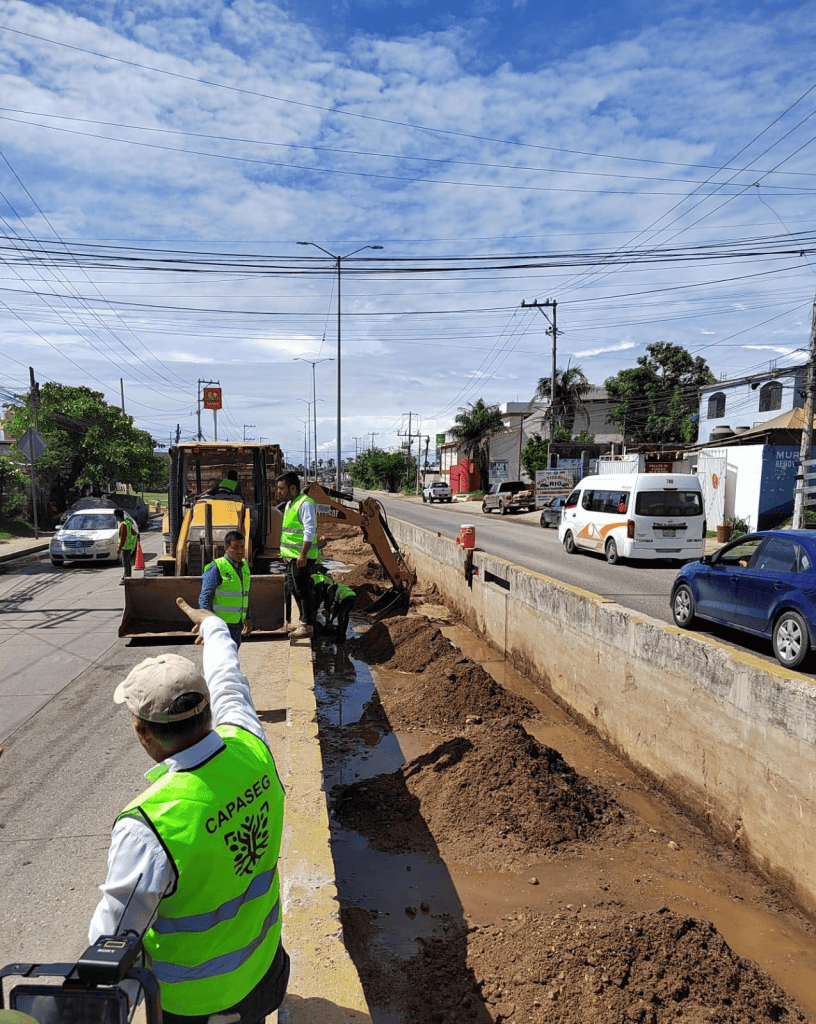 Inician trabajos de desazolve en canales pluviales de Acapulco para ...