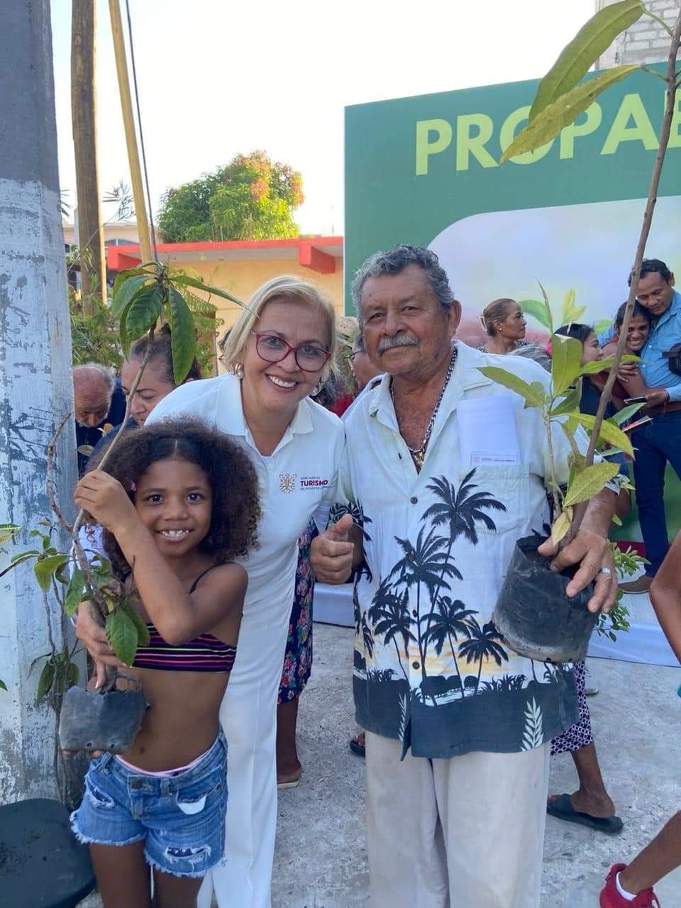 Reforestan Zonas Afectadas por Huracán Otis en Puerto Marqués