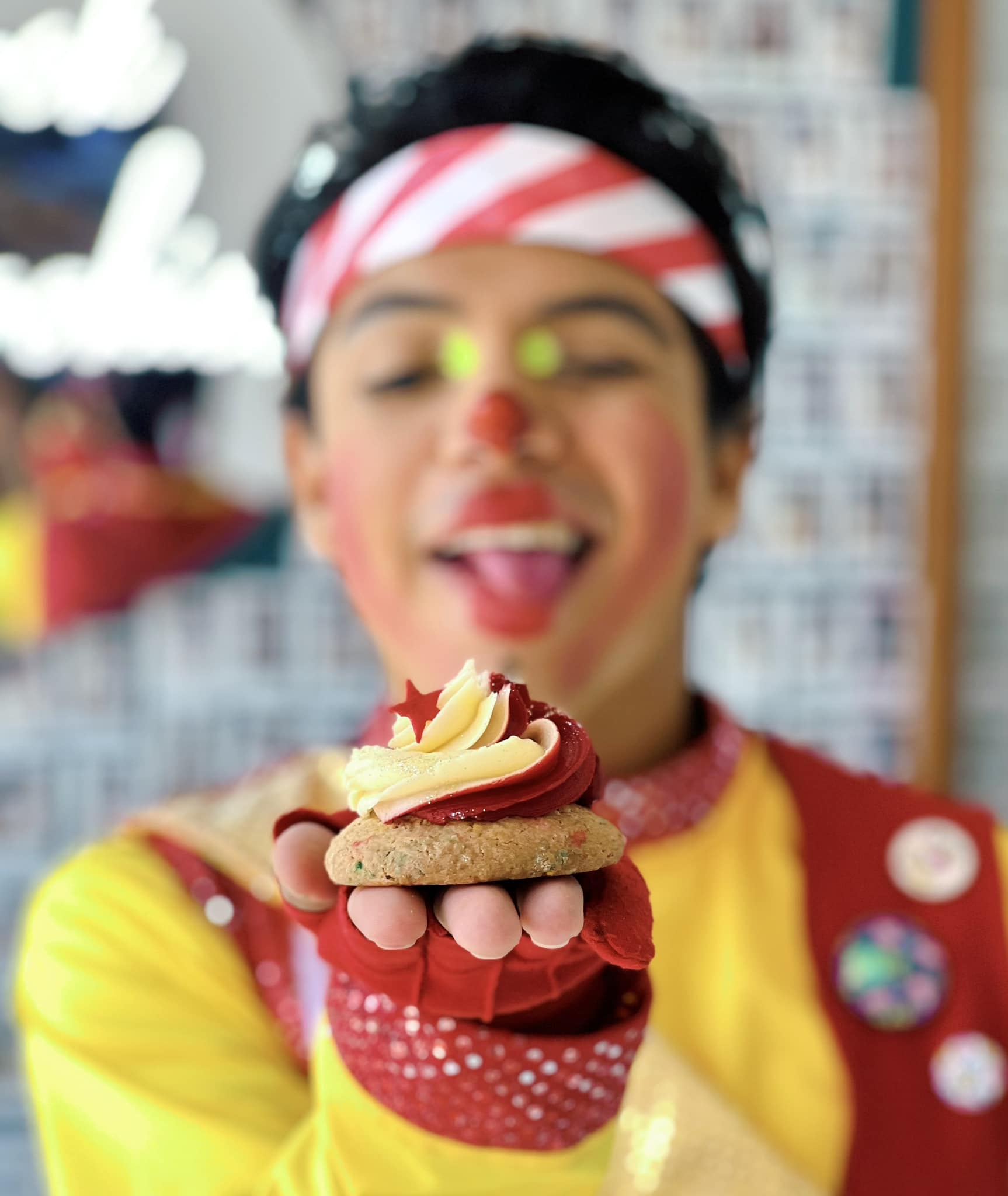El Payaso Rajita de Acapulco Presenta la Divertida “RajiCookie” en Co.okies House
