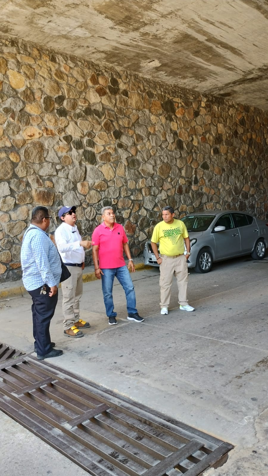 Prohíben circulación de vehículos pesados en el puente “túnel” de Acapulco tras revisión estructural