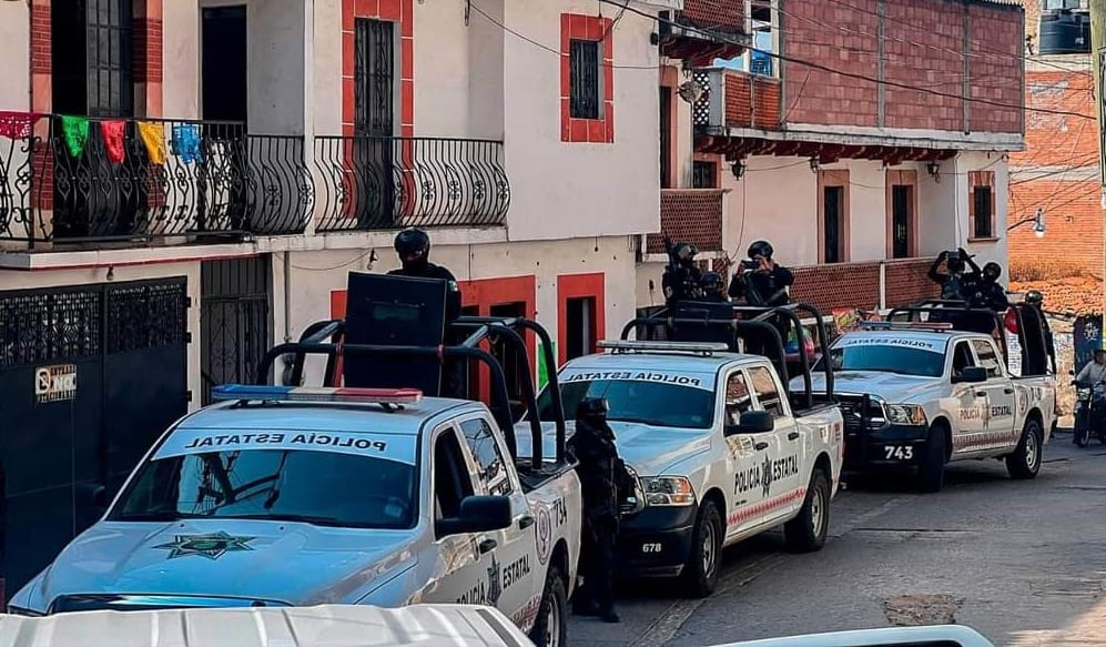 Detienen al secretario de Seguridad Pública de Taxco y a 49 policías municipales