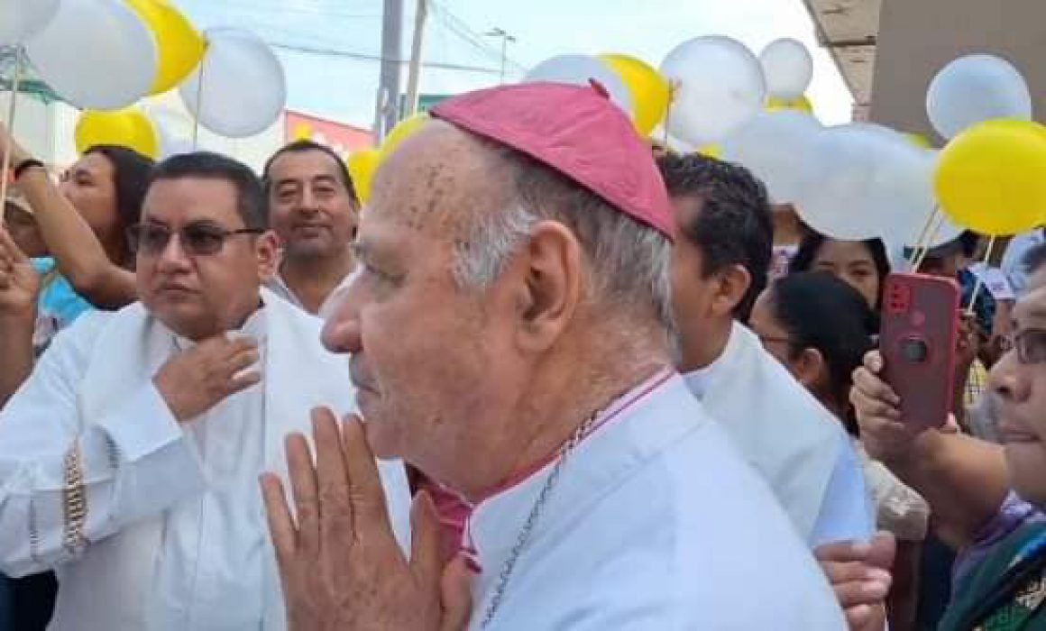 Agresión al arzobispo de Acapulco por rechazo al cambio de sacerdote en Ometepec