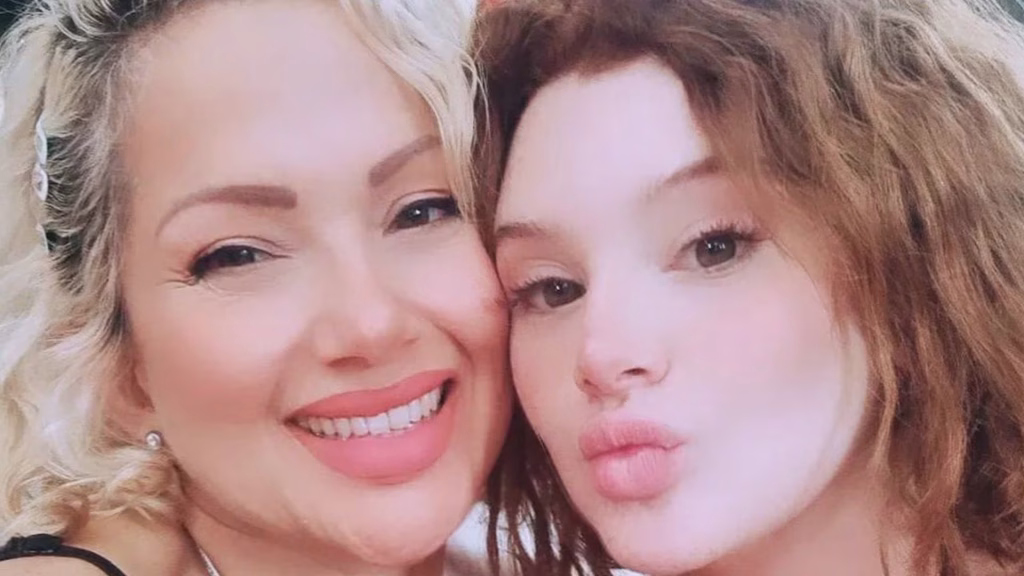 Mamá de Briggitte Bozzo arremete en contra de la producción de La Casa de los Famosos y Adrián Marcelo.