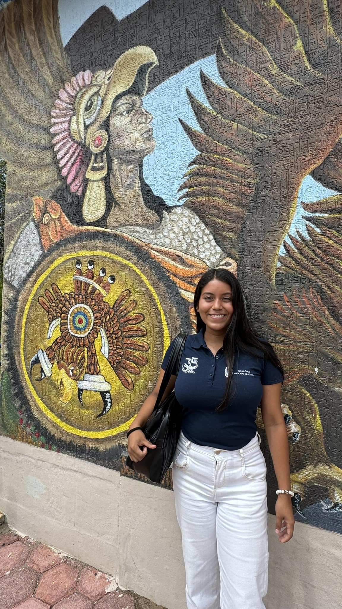 Joven muralista guerrerense destaca en el arte urbano y sueña con llevar su talento a Europa