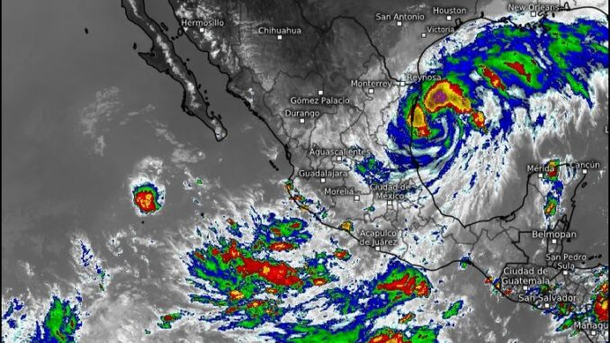Protección Civil emite alerta por lluvias intensas en Guerrero debido a la Onda Tropical 21 y Zona de Baja Presión