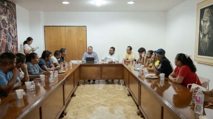 Gobierno de Guerrero reafirma compromiso con las familias de Ayotzinapa