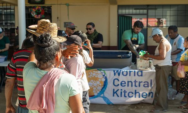 World Central Kitchen regresa a Acapulco para asistir a damnificados del huracán John
