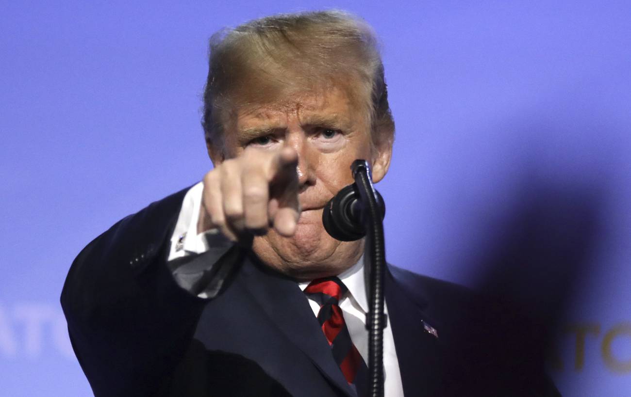 Donald Trump ahora afirma que los inmigrantes son criminales porque «lo tienen en los genes» y contaminan la sangre de EUA