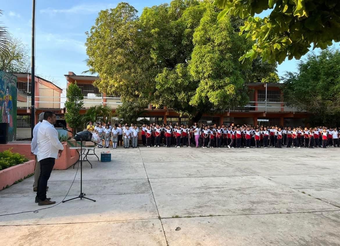 Reanudan clases presenciales en todo Guerrero tras el paso del huracán John