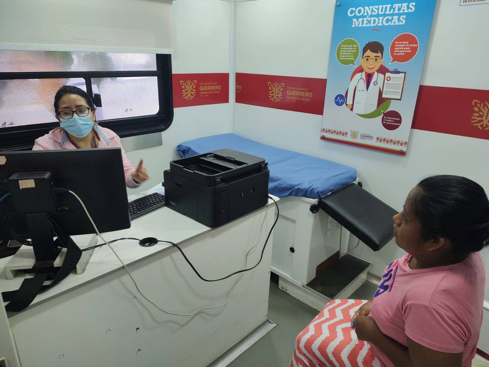 Gobierno de Guerrero acerca servicios médicos a habitantes de las costas del estado