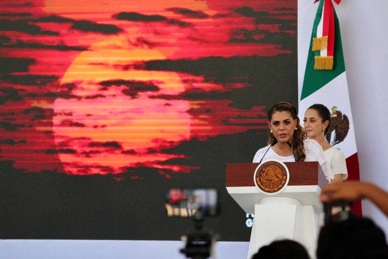 Informa la gobernadora Evelyn Salgado que en Acapulco se encuentra superada la emergencia por el huracán John