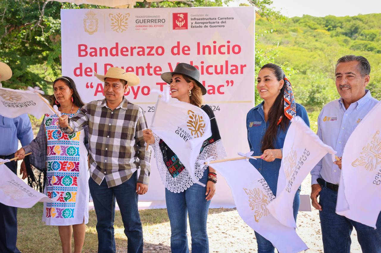 Cumple Evelyn Salgado con el Año de las Obras; entrega Centro de Salud y Puente vehicular en Atenango del Río