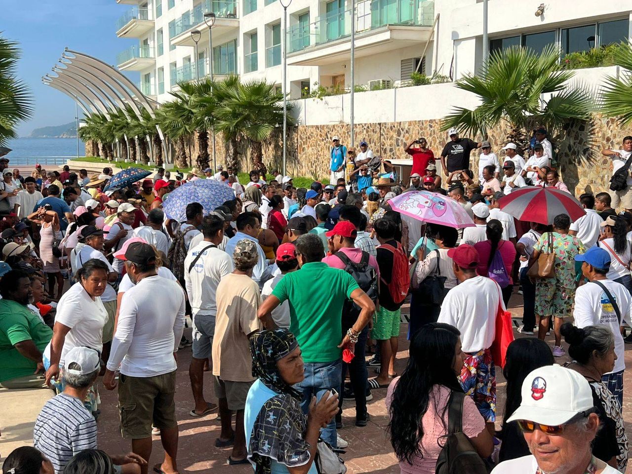Prestadores de servicios turísticos de Acapulco amenazan con realizar marcha ante falta de atención de delegado federal