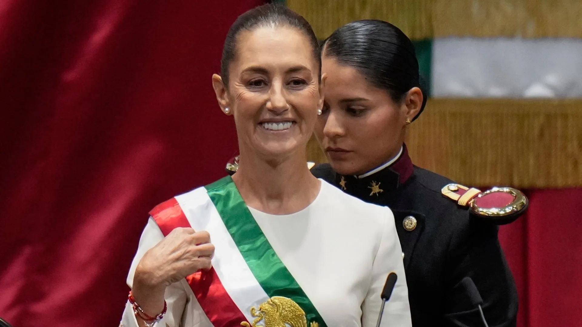 Claudia Sheinbaum toma protesta como la primer presidenta de México
