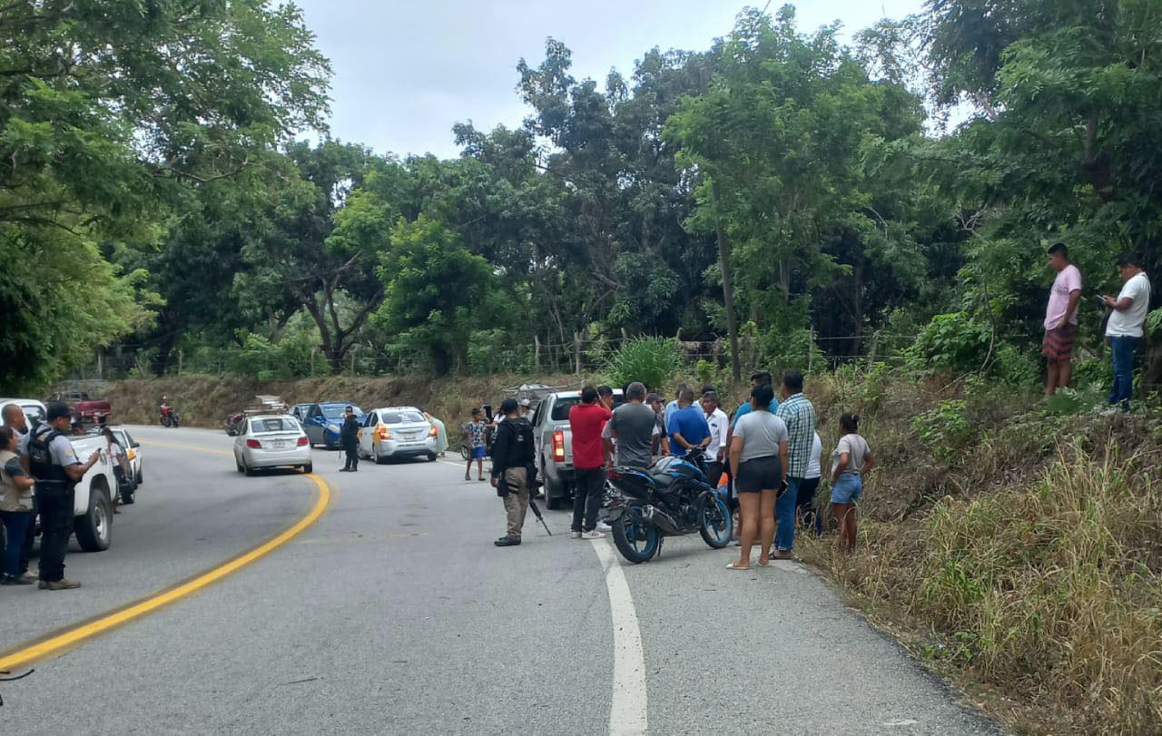 Mueren dos jóvenes tras derrapar en una motocicleta en la periferia de Acapulco