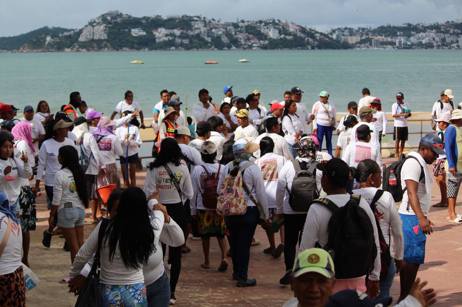 Prestadores turísticos protestan en Acapulco por falta de información sobre obras y el proyecto Marinabús