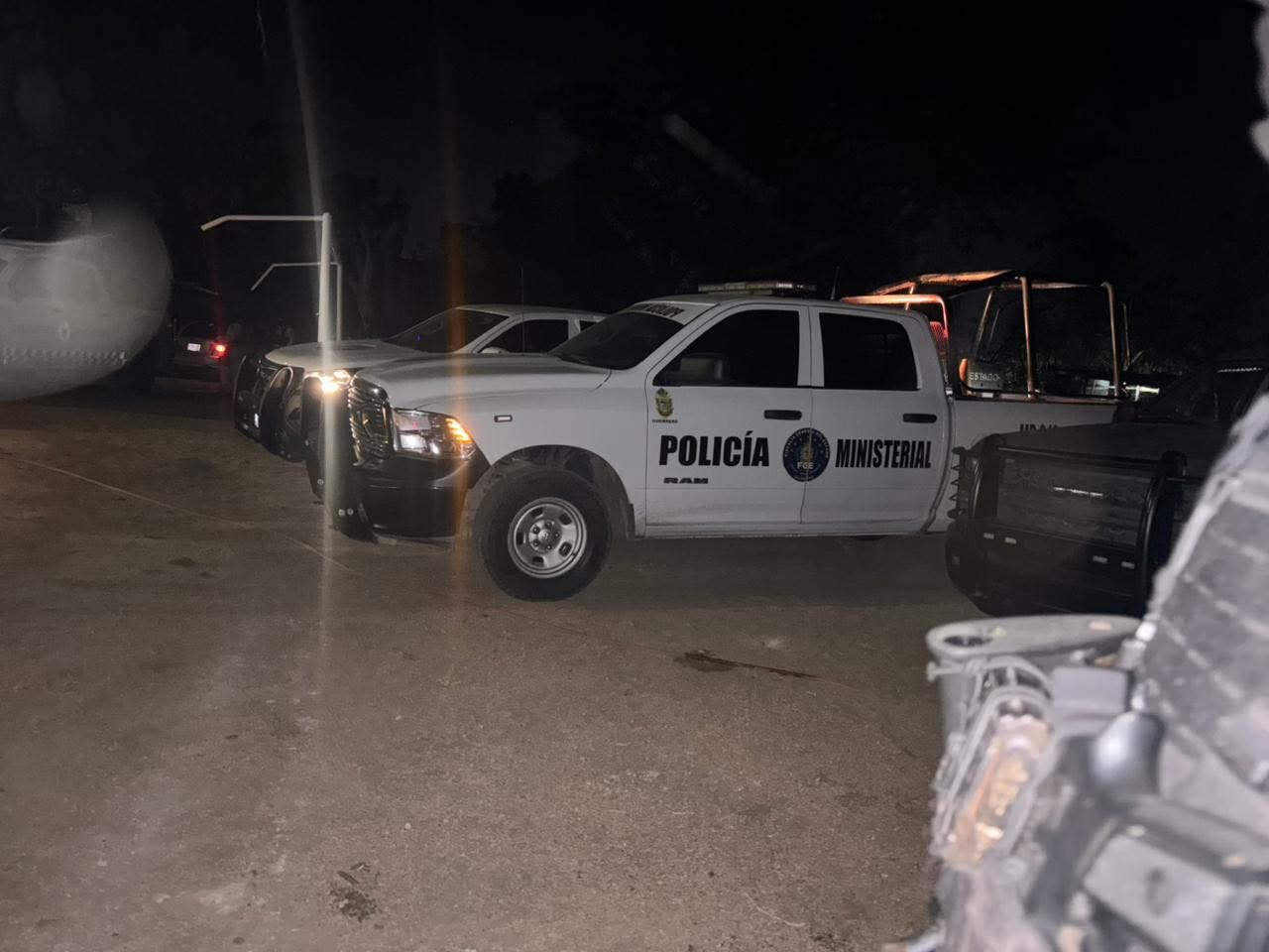 Detienen a tres tras robo en agencia automotriz de Acapulco; autoridades recuperan cinco vehículos