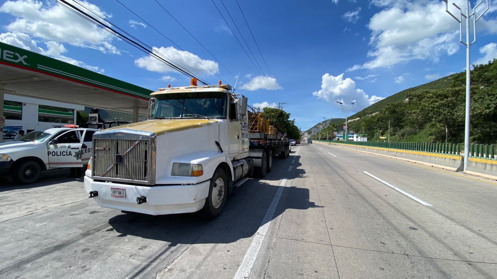 Recuperan vehículo de carga con reporte de robo gracias a operativo y tecnología de vigilancia en Chilpancingo